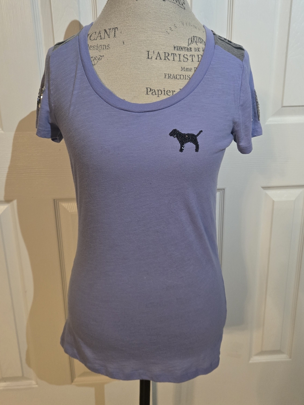 Victoria’s Secret Bling Dog Tee Women’s M Purple Lavender Rhinestone